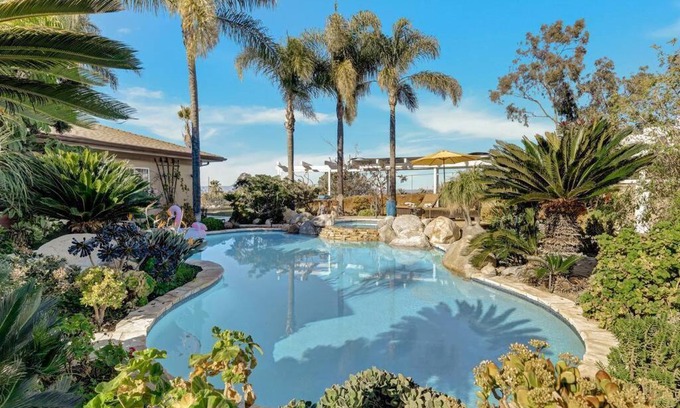 Vista House | Elevado Hills Family Getaway ~ Pool ~ Games ~ Pkg!