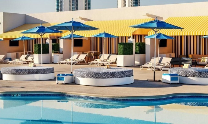 Gateway District Hotel | Elevate 1 King at The STRAT Hotel, Casino & Tower