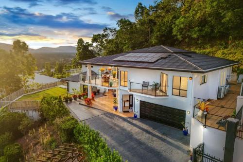 Mooroobool House | Elevate Your Stay at Cloud Nine