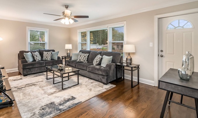 Elgin House | Elgin FHS Rental- Jay St