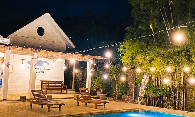 Sekongkang Resort | Elhoppo Pasir putih resort & resto