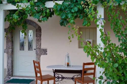Friligkianika House | Elia Houses - Traditional House With Backyard