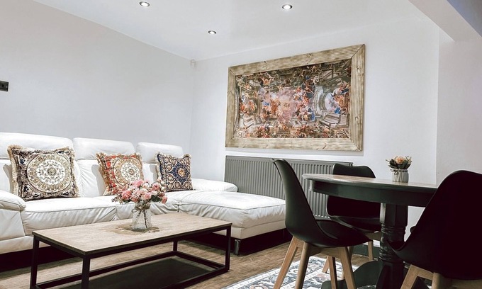 Sheffield Apartment | Elite Elegan2-Bed-2-Bathrooms-Apartment In Sheffield