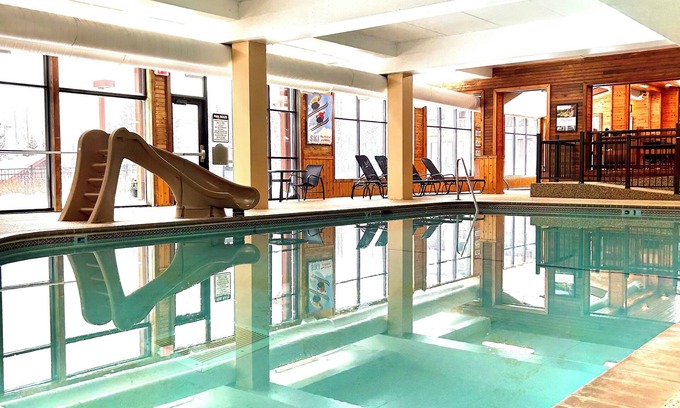 Lutsen Condo | Elite End Unit Mtn/Pool View/Ski-In/Ski-Out