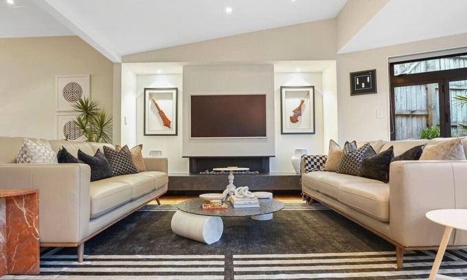 Freemans Bay House | Elite Retreat Ponsonby with Parking and Deck