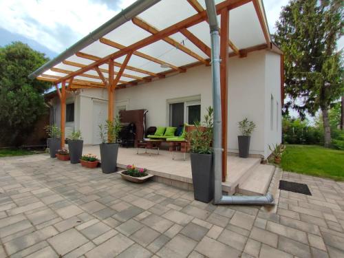 Balatonfuzfo Villa | Elizabeth Vendégház Balatonfűzfőn a Strandnál