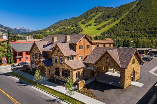 Jackson Hotel | Elk Country Inn