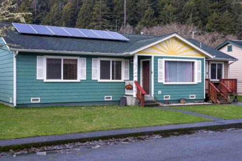 Orick House | Elk Meadow Cabins 17A Gold Rush Suite