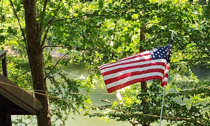 Duck Cabin | Elk River Cabin- Fisherman and Kayakers dream! Pet Friendly!!!