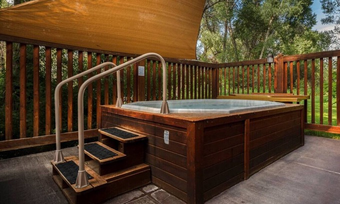 Driggs Condo | Elk Run Retreat: Aspen Groves, Close to Grand Targhee, Hot Tub