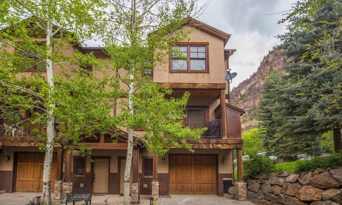 Ouray House | Elkhorn Townhome 1939