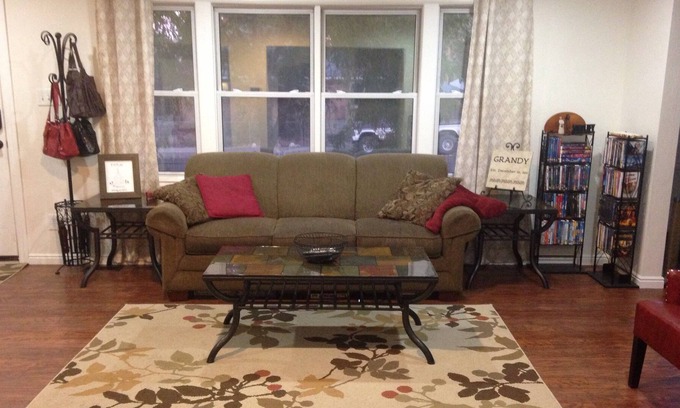 Elko House | Elko Home Away From Home (Private Bedroom and Ensuite Bathroom)