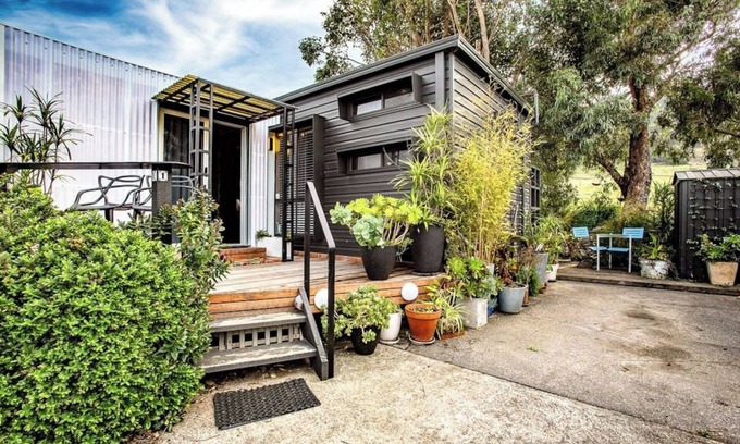 Apollo Bay Cabin | ELLA B - caravan park location