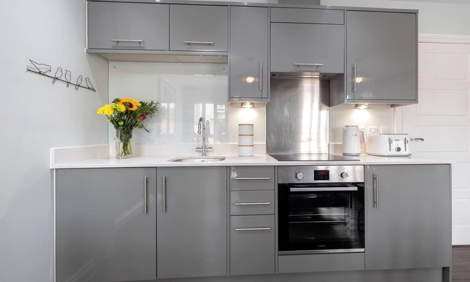 Gloucester Apartment | Elliot Oliver- Charming 1 Bed Apartment
