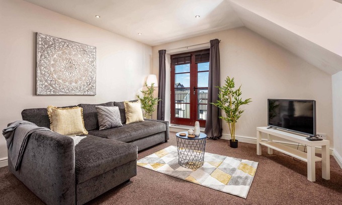 Ayr Apartment | Elliot Suite No9 - Donnini Apartments
