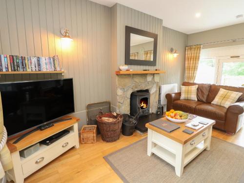 Newtonmore House | Elm