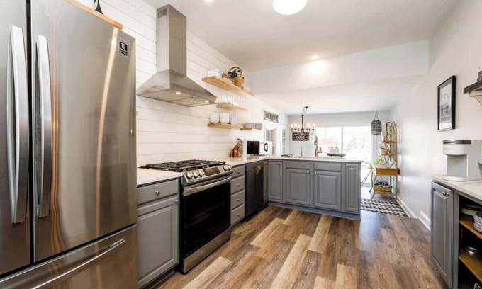 Three Oaks House | Elm St Retreat - 3 Min walk to Downtown Three Oaks