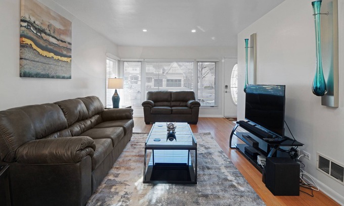 Elmhurst House | Elmhurst Rental