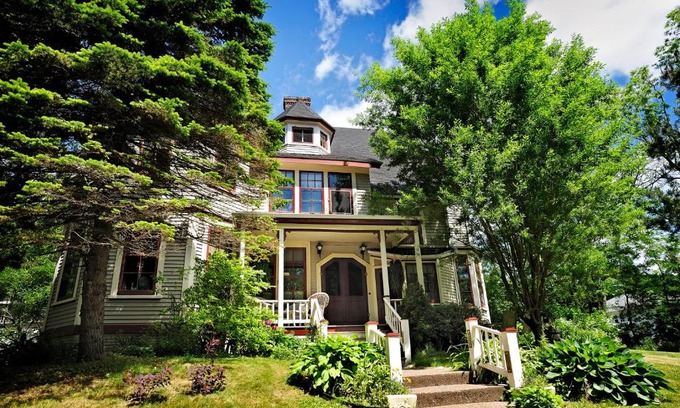 Charlottetown Hotel | Elmwood Heritage Inn