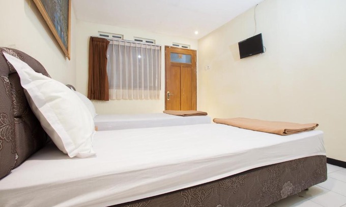 Pematangsiantar Hotel | Els Guest House Syariah near Simalungun University Siantar RedPartner