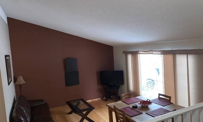 Fort McMurray House | ELWOOD: 1 Bedroom Space T4
