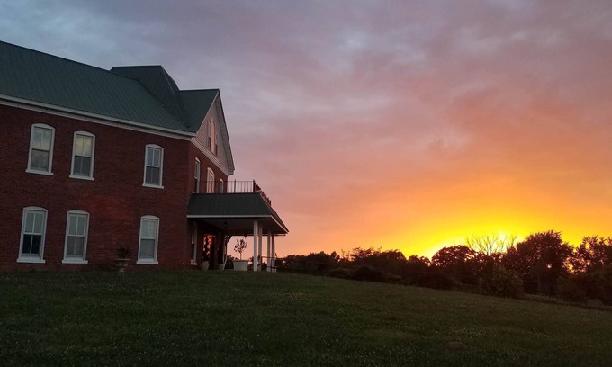 Linn Bed & Breakfast | Ely Manor