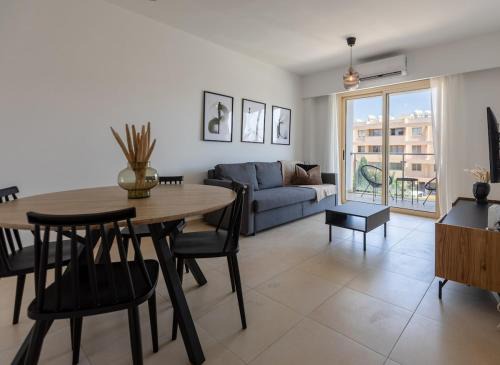 Universal Apartment | Elysian Gem by Staycom