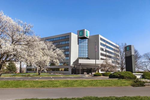 Overland Park Hotel | Embassy Suites by Hilton Kansas City Overland Park