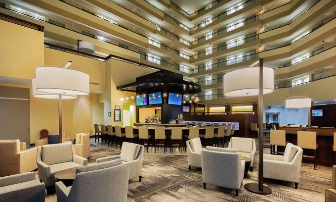 Troy Hotel | Embassy Suites by Hilton Detroit Troy Auburn Hills