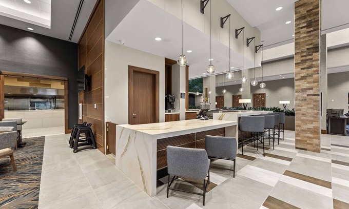 Las Colinas Hotel | Embassy Suites by Hilton Irving Las Colinas