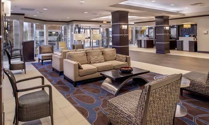 Bridgeton Hotel | Embassy Suites by Hilton St. Louis Airport