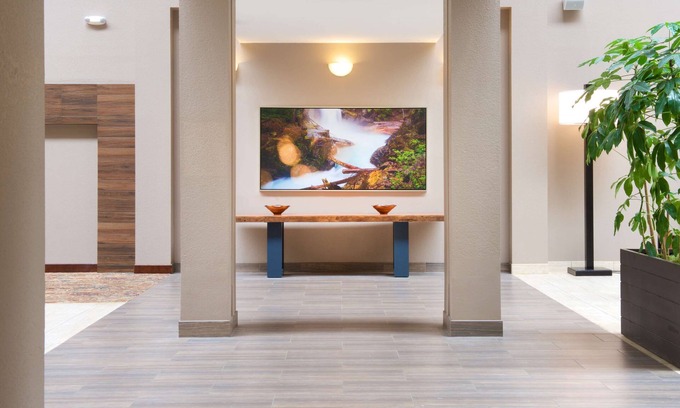 Lynnwood Hotel | Embassy Suites by Hilton Seattle North Lynnwood