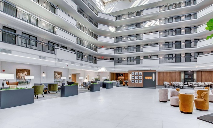 Lyndon Hotel | Embassy Suites Louisville East