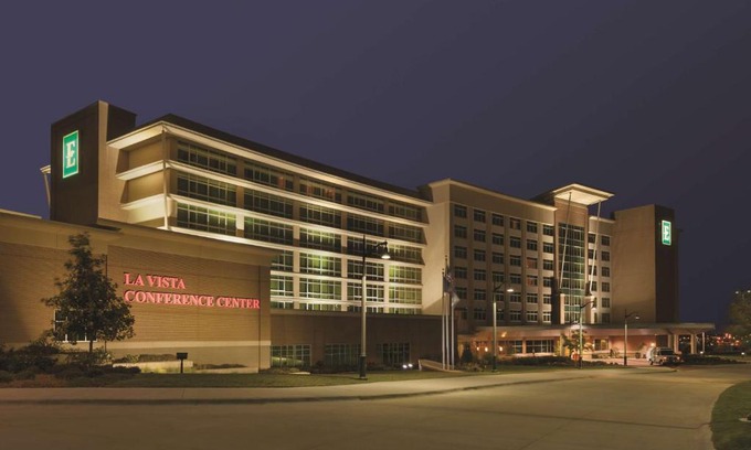 La Vista Hotel | Embassy Suites Omaha- La Vista/Hotel & Conference Center