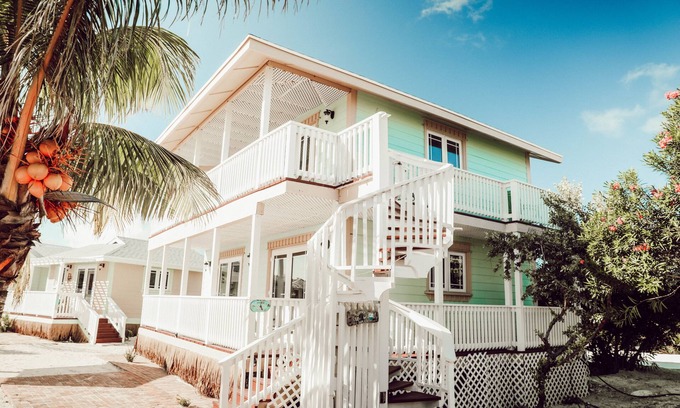 Staniel Cay Hotel | EMBRACE Resort