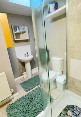 Swindon House | Emerald dream house