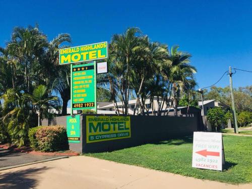 Emerald Hotel | Emerald Highlands Motel