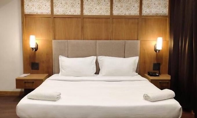 Aizawl Hotel | Emerald Hotel