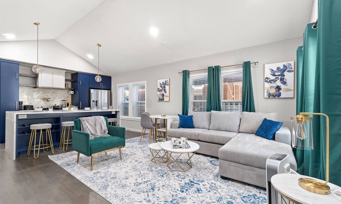 Oak Cliff House | Emerald Indigo House | Pet Friendly