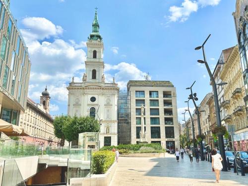 Inner City Budapest Apartment | Emerald Residence Luxury Apartments