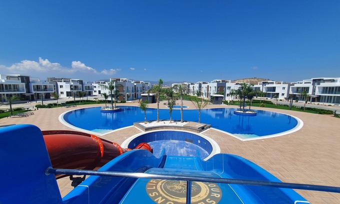 Gastria Apartment | Emerald seaside residence at Four Seasons life