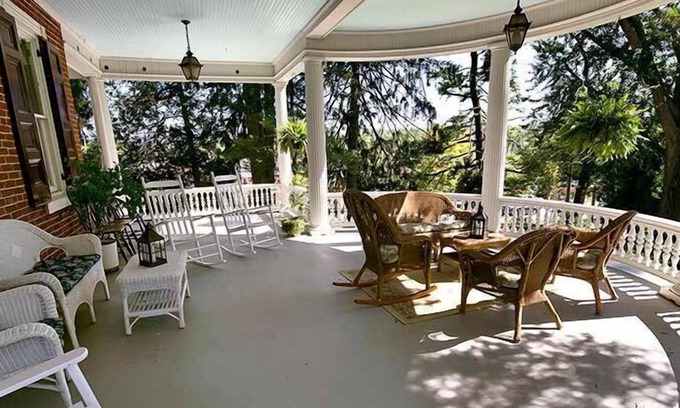 Emigsville Bed & Breakfast | Emig Mansion