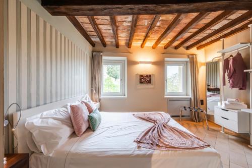Levizzano Rangone House | Emilio's Rooms