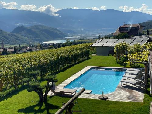 Caldaro Sulla Strada del Vino Apartment | Emily Elisa Traum Ferienwohnung mit atemberaubenden Seeblick