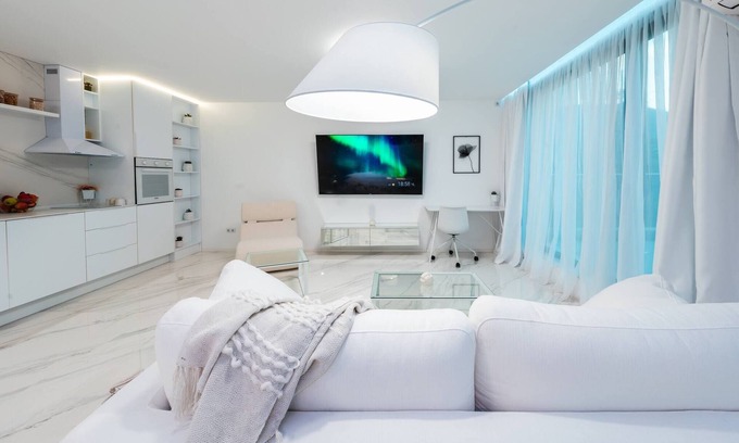 Vitosha District Apartment | Emirates White Sensation