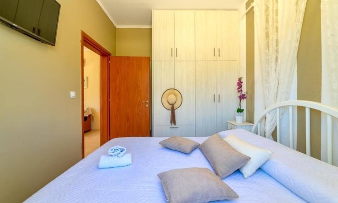 Vizari Apartment | Emmanuela with garden and sea view-Triopetra