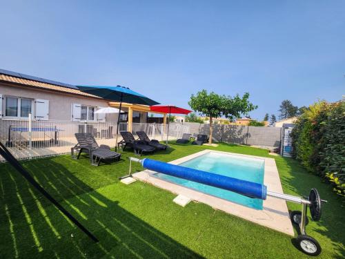 Joyeuse House | En Ardèche, maison de vacances l'Odyssée climatisée avec sa piscine privée et chauffée