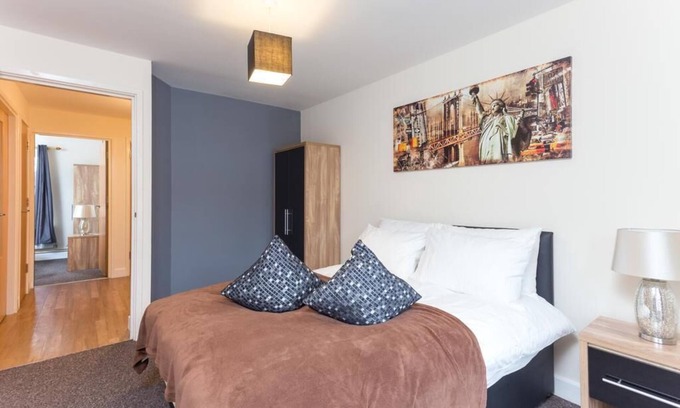 Derby Apartment | En suite Apartment .