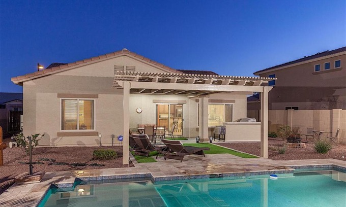Surprise Farms House | Enchanted 3 BR by Casago