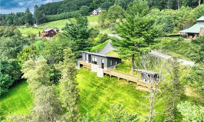 West Jefferson Cabin | Enchanted Escape Available Labor Day Weekend!